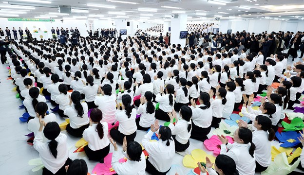 ▲ On December 25, congregants listen to the sermon during the “Christmas Commemoration Service” held at Shincheonji Suwon Church in Jangan-gu, Suwon, Gyeonggi Province. © Shincheonji Church of Jesus